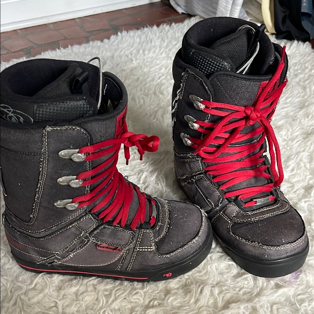 Men’s Black and Red Snow/snowboarding Boots Northwave